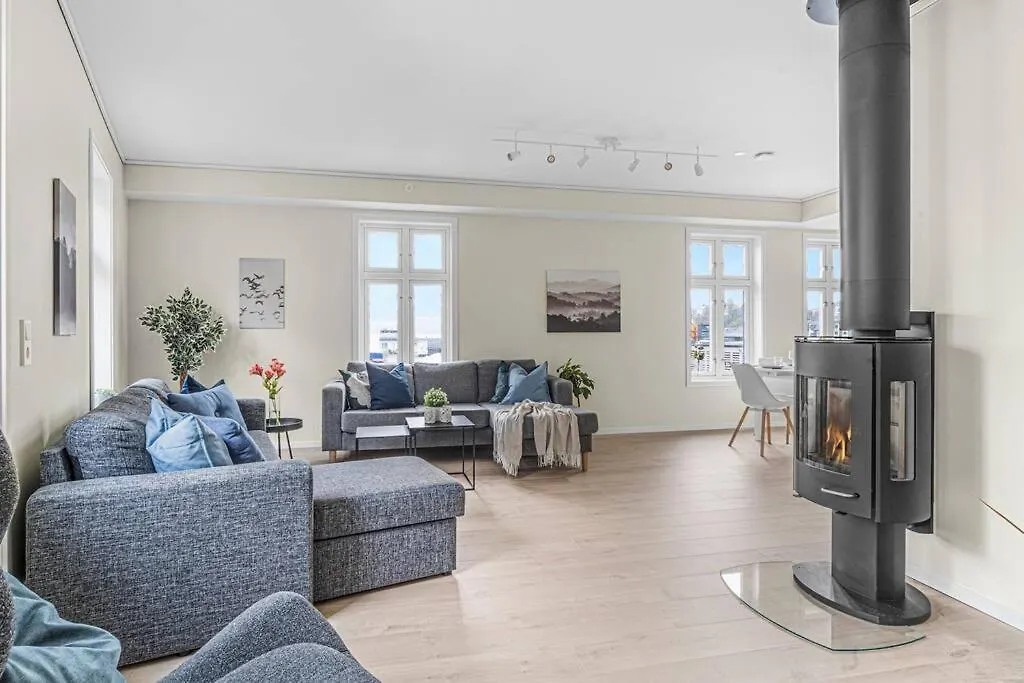 Apartment New! Huge Modern Apartment! Fit For Two Families! Bergen