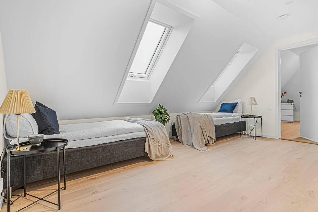 Apartment New! Huge Modern Apartment! Fit For Two Families! Bergen